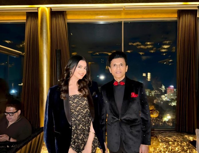 Kashika Kapoor Shines Bright at Anand Pandit’s Star-Studded 62nd Birthday Bash