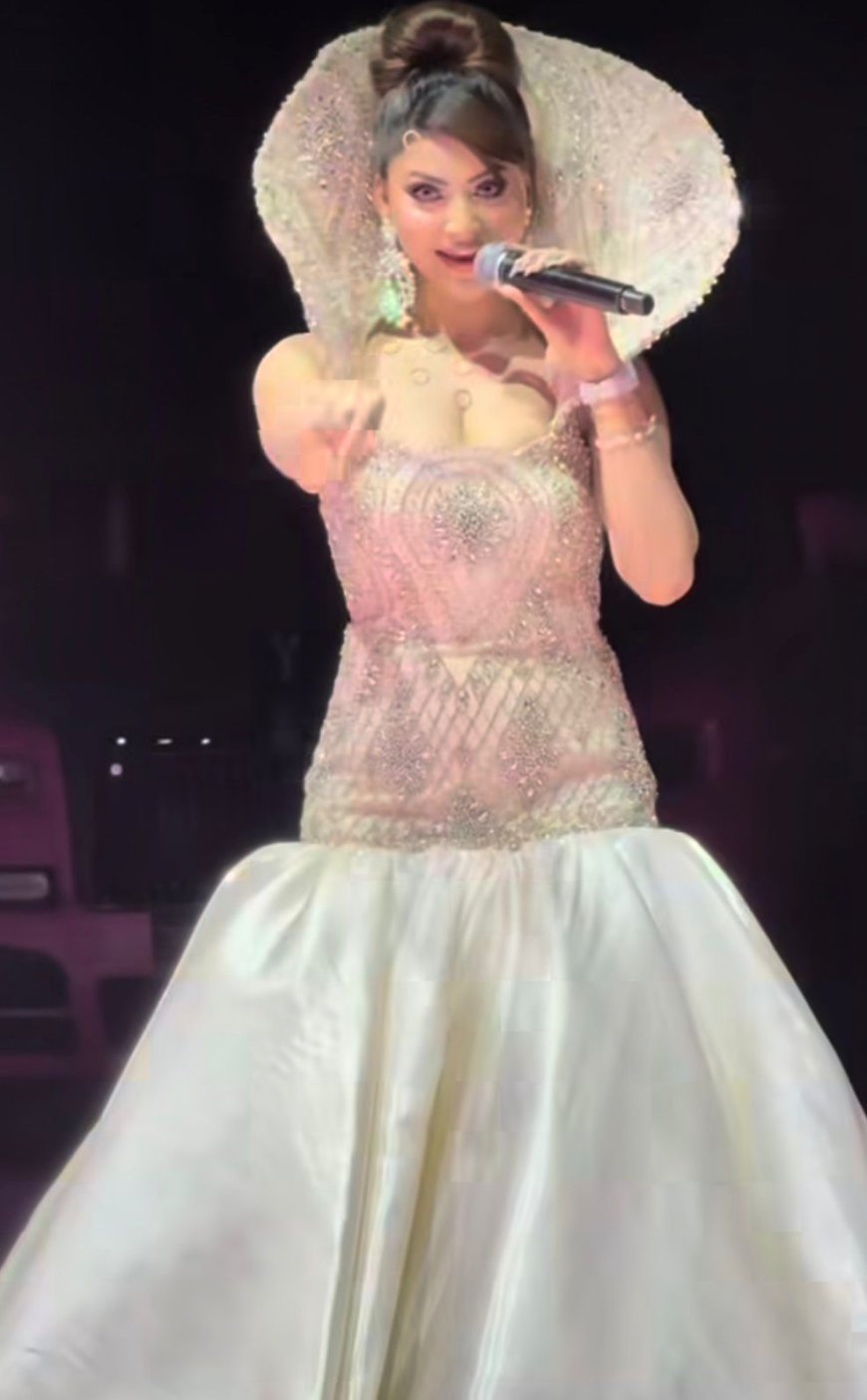 Urvashi Rautela Leaves Dubai Spellbound as Power-Packed Performance Video Takes the Internet by Storm